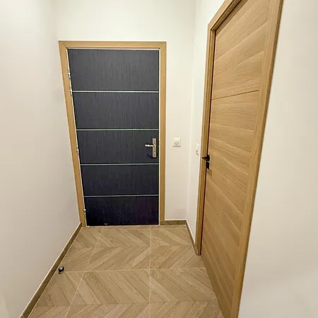 T2 Luxe 100 M Port, Clim, Wi-fi Апартаменты