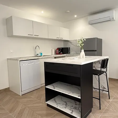 T2 Luxe 100 M Port, Clim, Wi-fi Апартаменты Тулон
