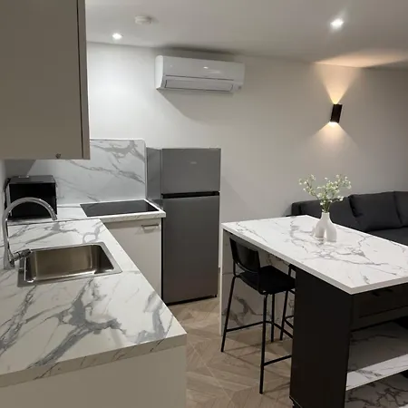 Apartamento T2 Luxe 100 M Port, Clim, Wi-fi *